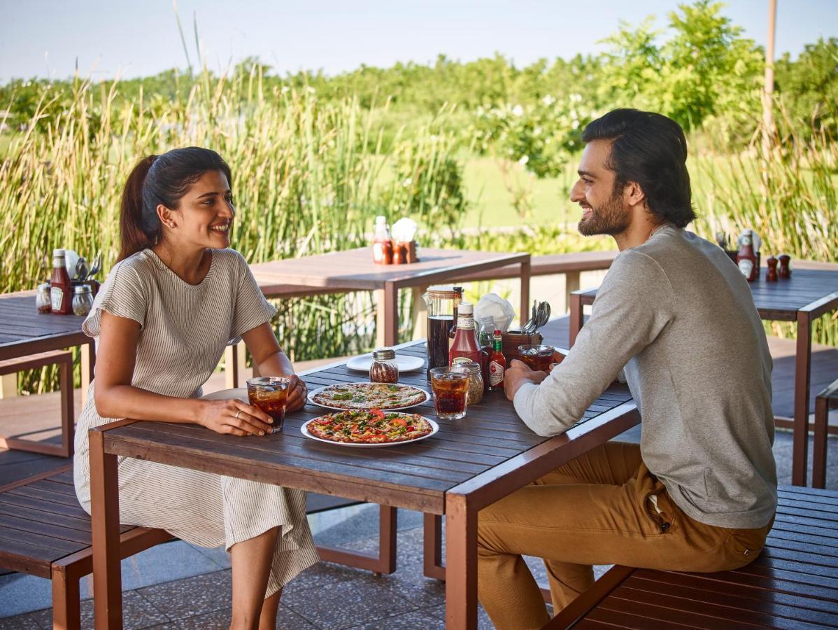 Life At Repose- Lake Villas Resort & Club Chor Warodra Exterior foto