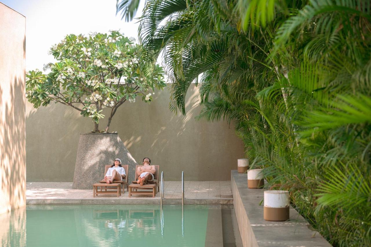 Life At Repose- Lake Villas Resort & Club Chor Warodra Exterior foto